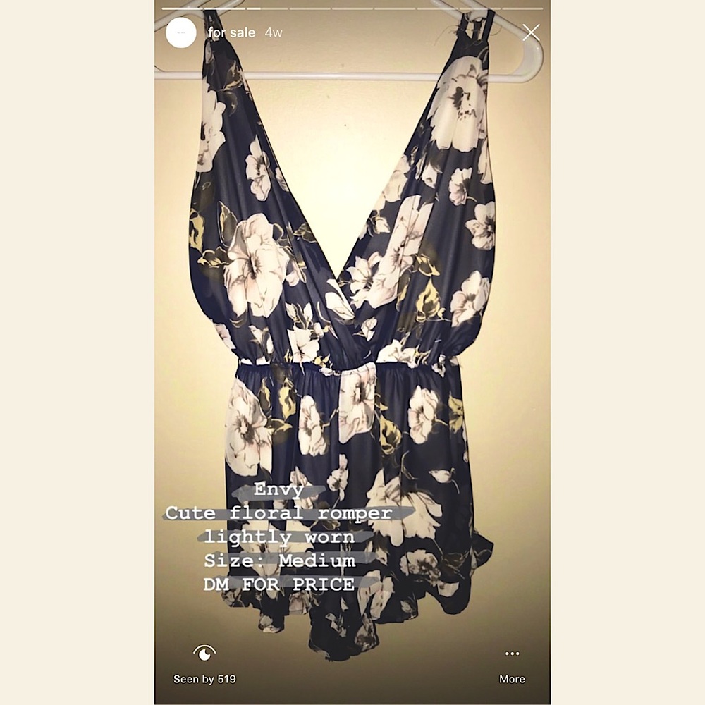 Floral backless Romper